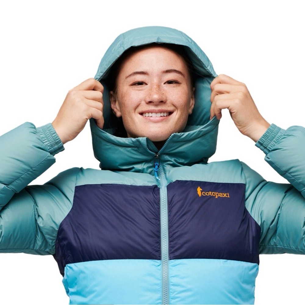 Cotopaxi Solazo Sky and Navy Hooded Down Jacket - Picture 4 of 8